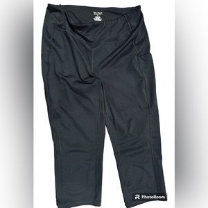 1x Tek Gear capri is called Capri leggings